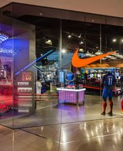 Nike Store La Defense image 9