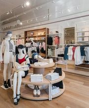 Tommy Hilfiger Outlet immagine 2