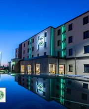 B&B HOTEL Troyes Magasins d'usine image 1