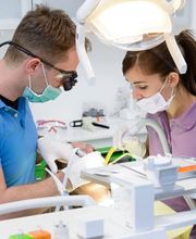 dr. med. dent. Nyffeler Tino Dr. - Studio Medico Dentistico Bild 5