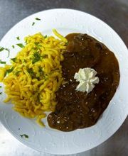 Schweinefilet mit frischer Schwammerlsoße und Spätzle