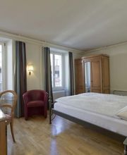 Doppelzimmer mit Bad im Hostel Alplodge Interlaken