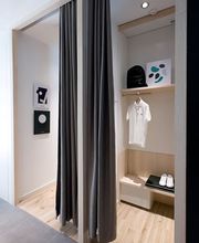 Close Up - Store