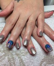 Kosmetik & Nails Bild 5