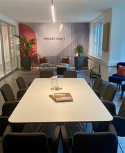 Moderner Besprechungsraum im Freiburger Büro von Projekt Kraft