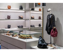 LOEWE Montenapoleone immagine 10