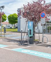 EVzen station de recharge Neufchateau - Optical center