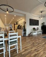 Mom & Son Radcafe Bild 1