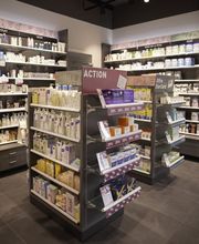 intérieur-de-la-pharmacie-Tronchet