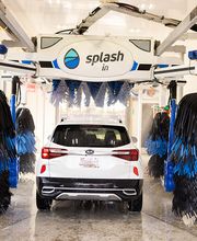 Get a car wash at Splash In located at 24755 Gum Spring Road, Chantilly, VA!