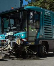 Reinigungs-Service für Privat, Gewerbe, Bau & Industrie. Schnell, sauber und effektiv befreit der KS Kehrservice Baustellenein- und ausfahrten, normale Grundstückseinfahrten und Parkplätze.