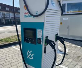 Shell Recharge Charging Station Bild 1
