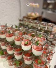 Kokos Pana Cotta mit Erdbeer-Minz-Ragout