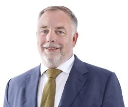Stephan Mennebäck: Allfinanz Deutsche Vermögensberatung Bild 1