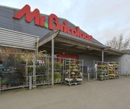 Mr.Bricolage Angerville image 10