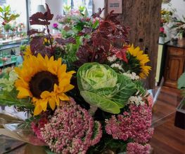 La Petite Marchande de Fleurs image 15