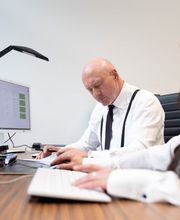 Beratungssituation bei HDI Versicherungen: Hans Wolff in Grasbrunn
