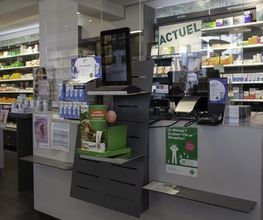Pharmacie-Amavita-St-Barthélemy-caissier