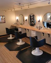 JAX Luxury Salon image 8