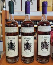 T & R Wines & Liquors image 1