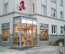 Aussenansicht der 4 Linden Apotheke