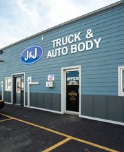 J&J Truck and Auto Body image 7