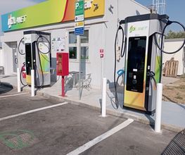 Ricarica in sicurezza in modalità ultra fast per tutti i veicoli elettrici. IPlanet