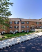 Brooksville Court & Brooksville Green Apartments image 1