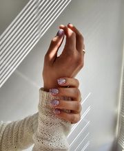 MOÈ Nails & Beauty Entdecken Sie eine professionelle Maniküre in Augsburg, die Ihre Hände und Nägel perfekt in Szene setzt.