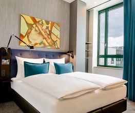 Hotel Motel One Mannheim - Room