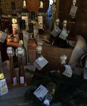 Schnäpse/Edelbrände von meiner Tante vom Kobeleshof in Ellwangen. Der Bauernhof und die Brennerei ist älter als die USA