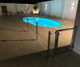 Cierre_cristal_piscina_Badajoz_INOXA_Extremadura.jpg