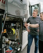 KH_Fahrer_und_Azubi_1_08 - Kopie.JPG