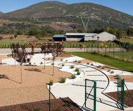 centro-residencial-las-nieves-patio-04.jpg