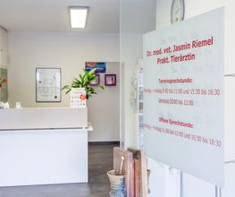 Tierarzt Dr. Jasmin Riemel Bonn