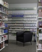 intérieur-de-la-pharmacie-amavita-acacias