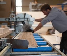 Blick in die Fertigung. | corso sauna manufaktur. Individuelle Sauna-Maßanfertigungen mit viel Gespür für Design. Saunabau seit 1968. Made in Germany.