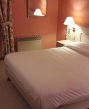 Auberge Bourbonnaise Les Delices De Julie et Marie image 15