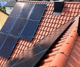 19 Photovoltaikmodule auf Ziegeldach.jpg