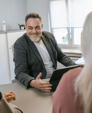 Beratungsgespräch - DBV Deutsche Beamtenversicherung Daniel Martin - Beamtenversicherung in  Siegen