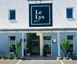 Le Lys Hotel image 1