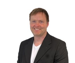 Sebastian Schneiderbanger bei HDI Versicherungen: Fidaim Kodra in Bamberg