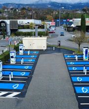 bp pulse Charging Station image 8