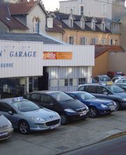 Modern' Garage image 2