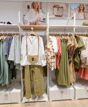 Damart Lille image 9