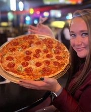 Hotshots Sports Bar & Grill image 4