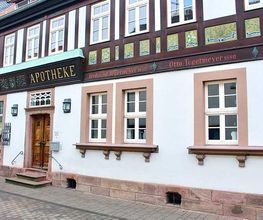 Aussenansicht der Barbarossa-Apotheke
