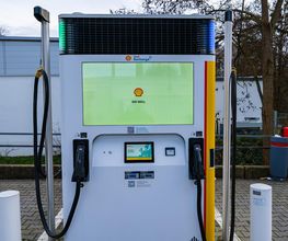Shell Recharge Charging Station Bild 1