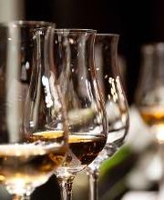 Restaurant St Georges Le Capucin : Espace de réception pour cérémonies funèbres Bild 1