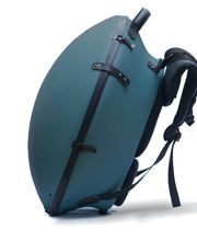 Die Hardcase Rucksacktaschen der Marke AVAYA bieten für Deine Handpan einen kompromisslosen Schutz beim Transport und sind an Stabilität wohl kaum zu übertreffen. Zwei Fiberglas-Schalen gewährleisten höchste Robustheit.

Du kannst die AVAYA Hardcase Rucksacktasche im Handpan Showroom Aschaffenburg kaufen oder bei www.Handpan.World online bestellen.